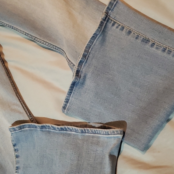 NWOT Hollister womens size 1r 25w 31L bell bottoms - Picture 4 of 7